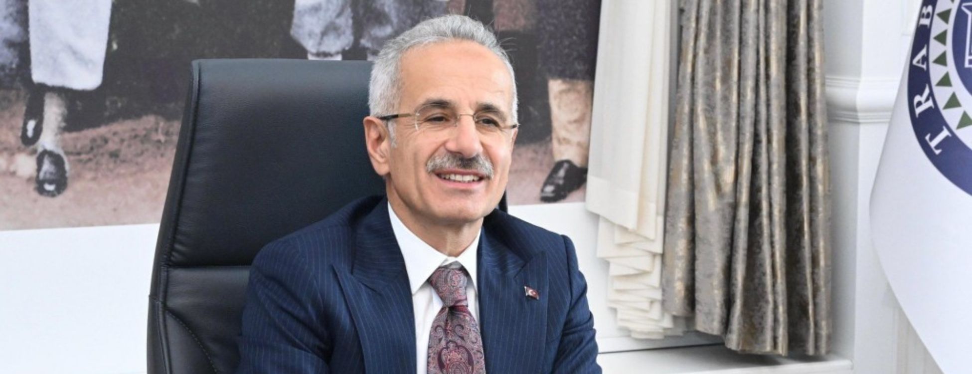 Bakan Uraloğlu’ndan Trabzon’da 10 Milyon Yolcu Kapasiteli Yeni Havalimanı Müjdesi