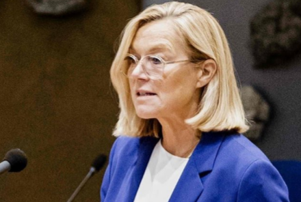 İslamofobi karşıtı görüşleriyle bilinen siyasetçi görevinden ayrıldı