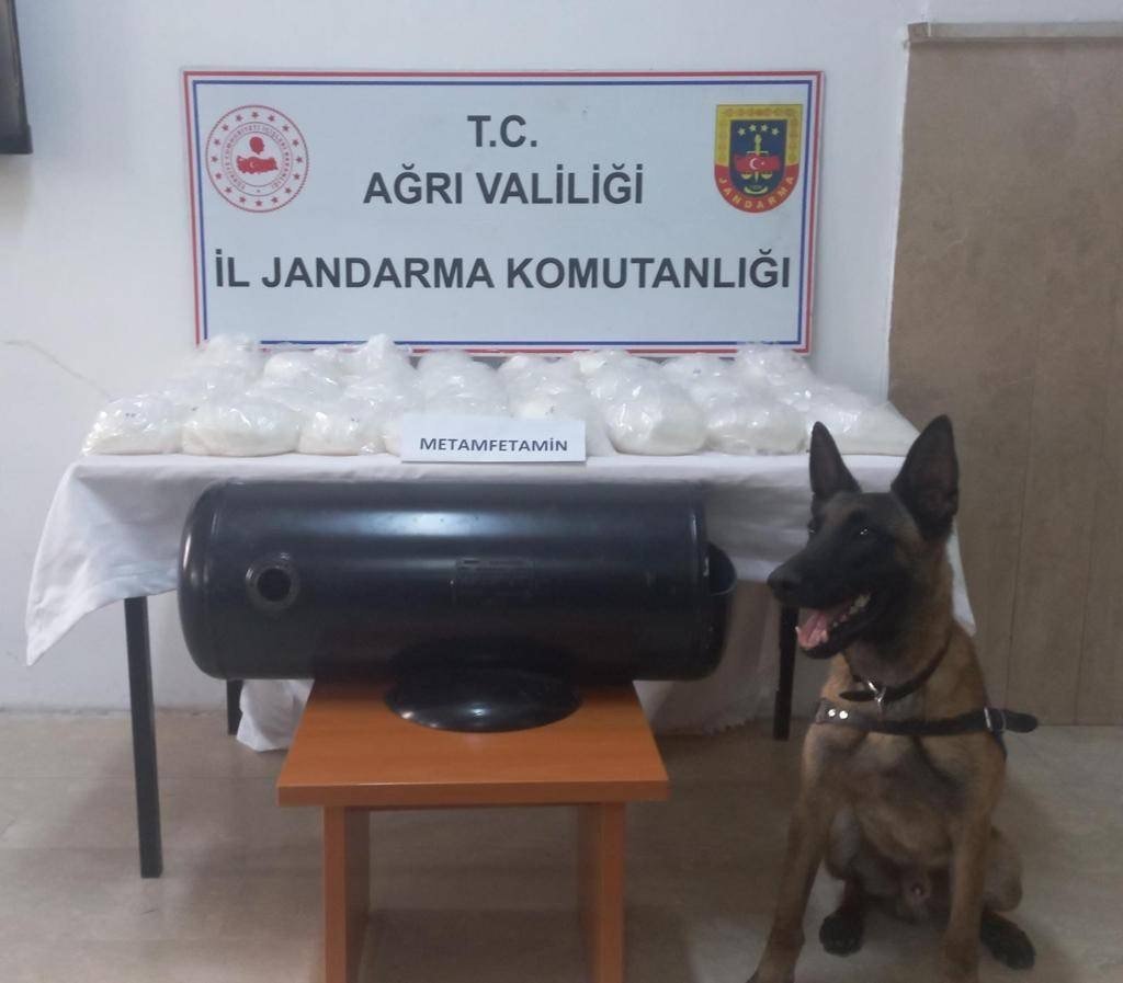 Ağrı Jandarma Komutanlığı Uyuşturucuya Geçit Vermiyor