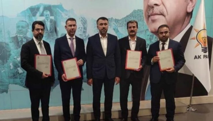 Ak Parti Diyarbakır’ da Yeni İlçe Başkanları Mazbatalarını Aldı