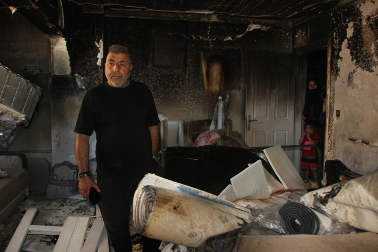 Evi yanan vatandaş perişan