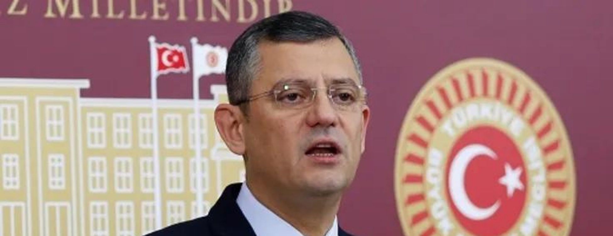 Özgür Özel, CHP Genel Başkan Adaylığını İlan Etti