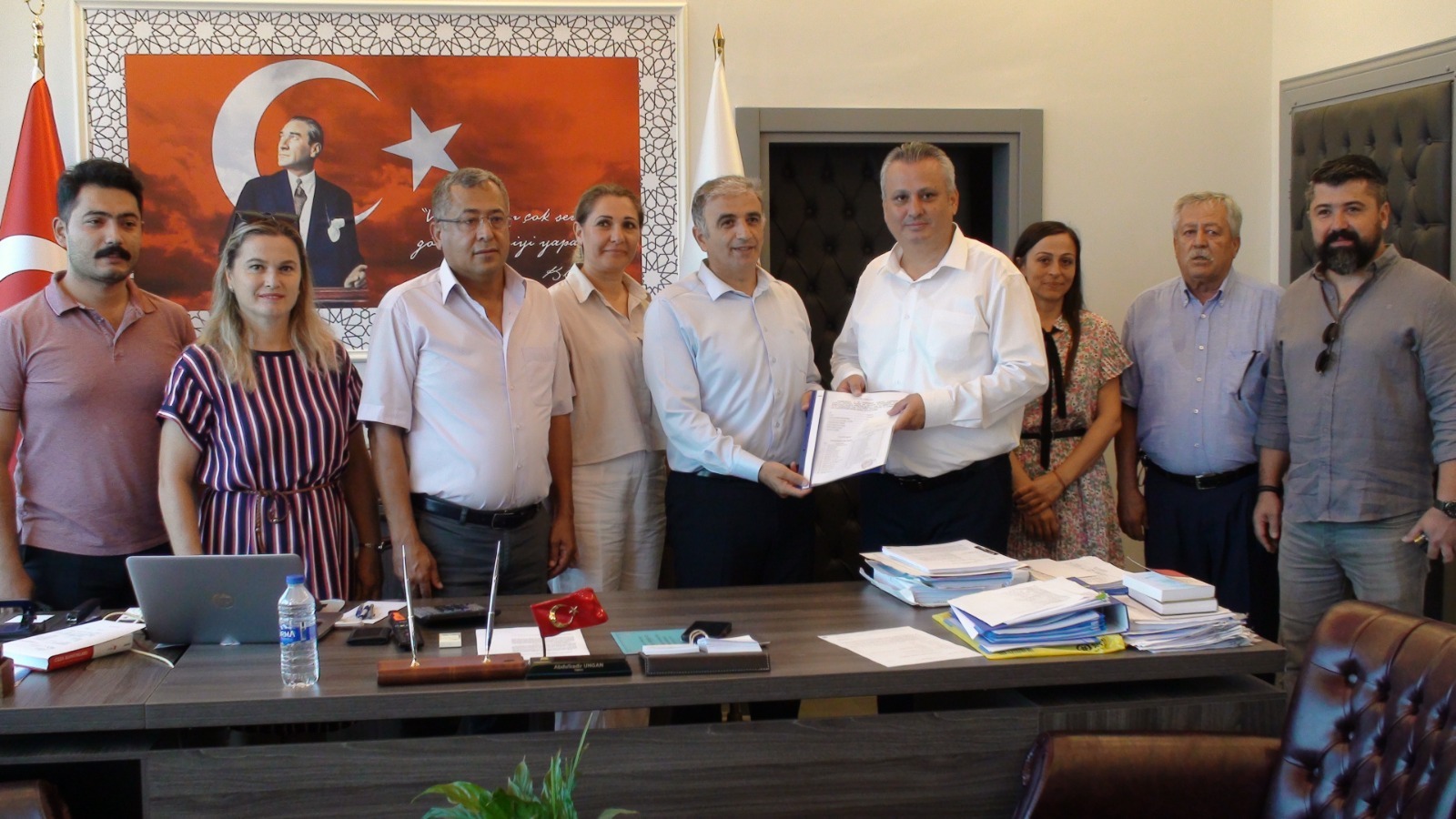 Chp’li Koyuncu Ve Ekibi Mazbatasını Aldı