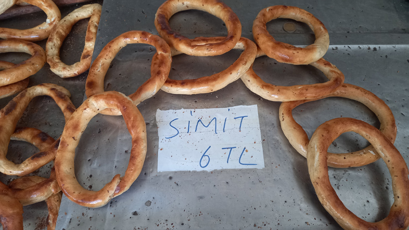 Simit zamlandı