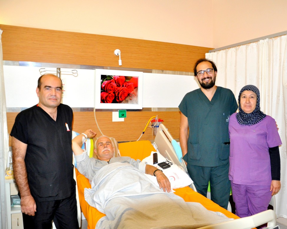 67 Yaşındaki Ali Kamalı’ya Retroperitoneal Ameliyatı Yapıldı