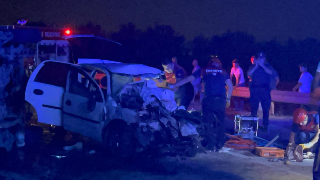 Osmaniyede Otomobil İle Ambulans Carpıştı 3 Ölü 3 Yaralı