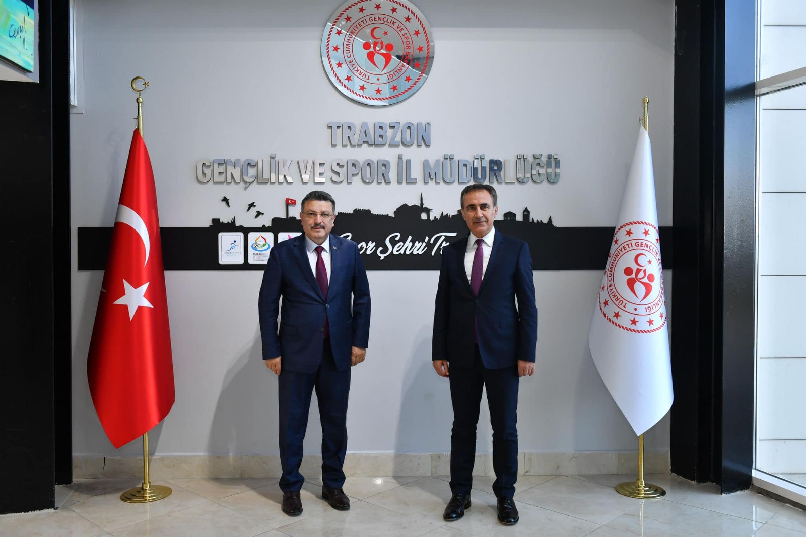 Başkan Genç, Gençlik Ve Spor Trabzon İl Müdürü Arıcıoğlu İle Spor Faaliyetlerini Görüştü