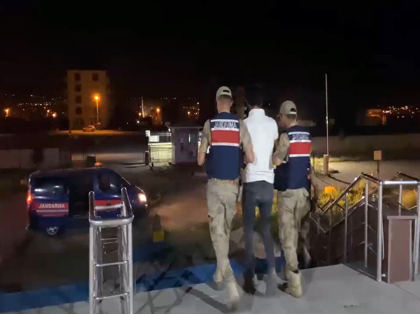 Kars’ta, Jandarma Firari Şahsı Yakaladı
