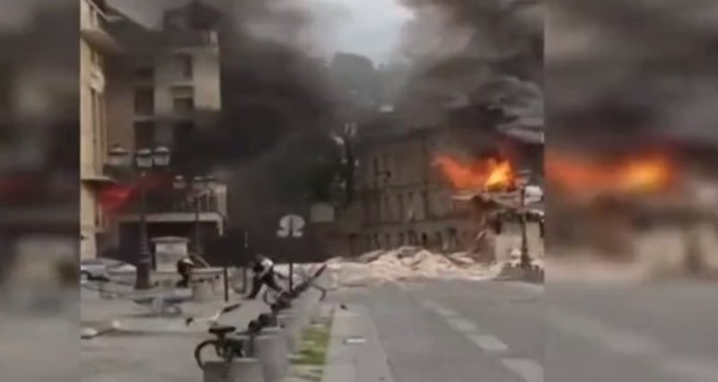 Paris’te patlama: 16 yaralı