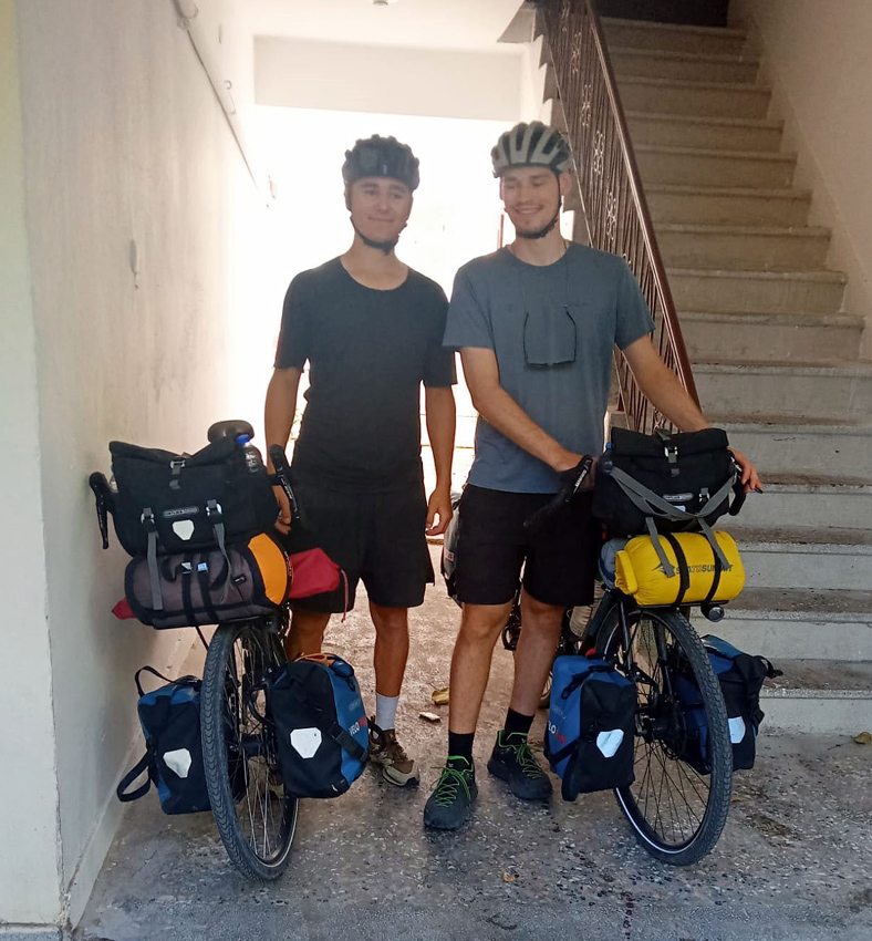 İsviçreli Bisikletli gençler Beypazarında konakladı