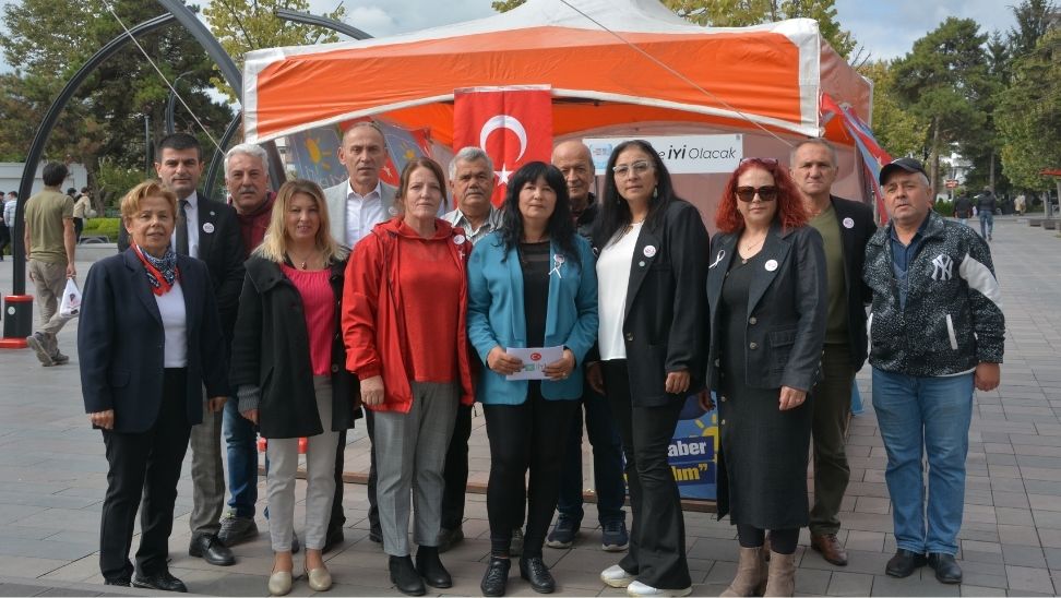 Bolu’da İyi Partili kadınlar kansere dikkat çekti