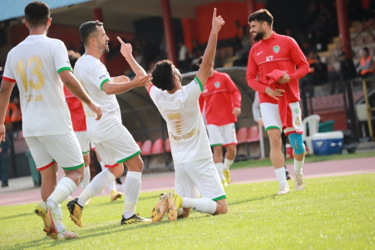 Amedspor Lider Gidip Lider Döndü! 4-0