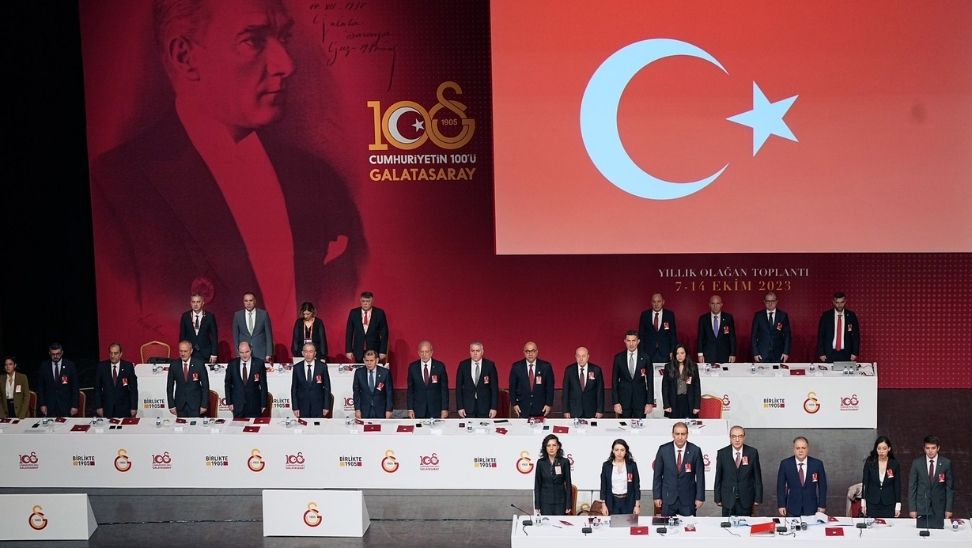 Galatasaray yönetimi ibra edildi
