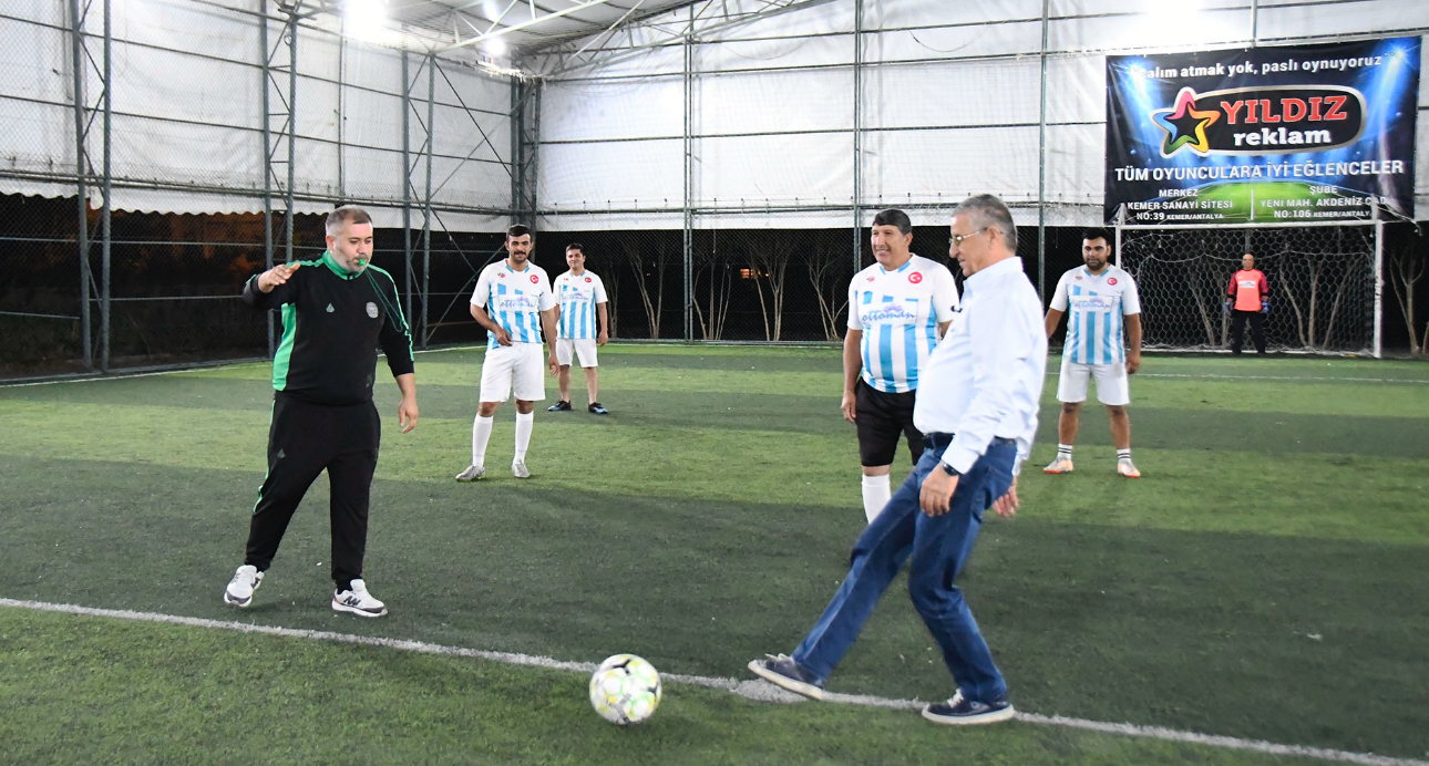 29 ekim 100. yıl futbol turnuvası başladı