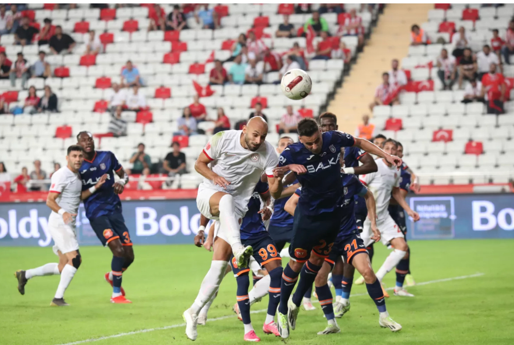 Antalyaspor ligde 2 maç sonra kazandı