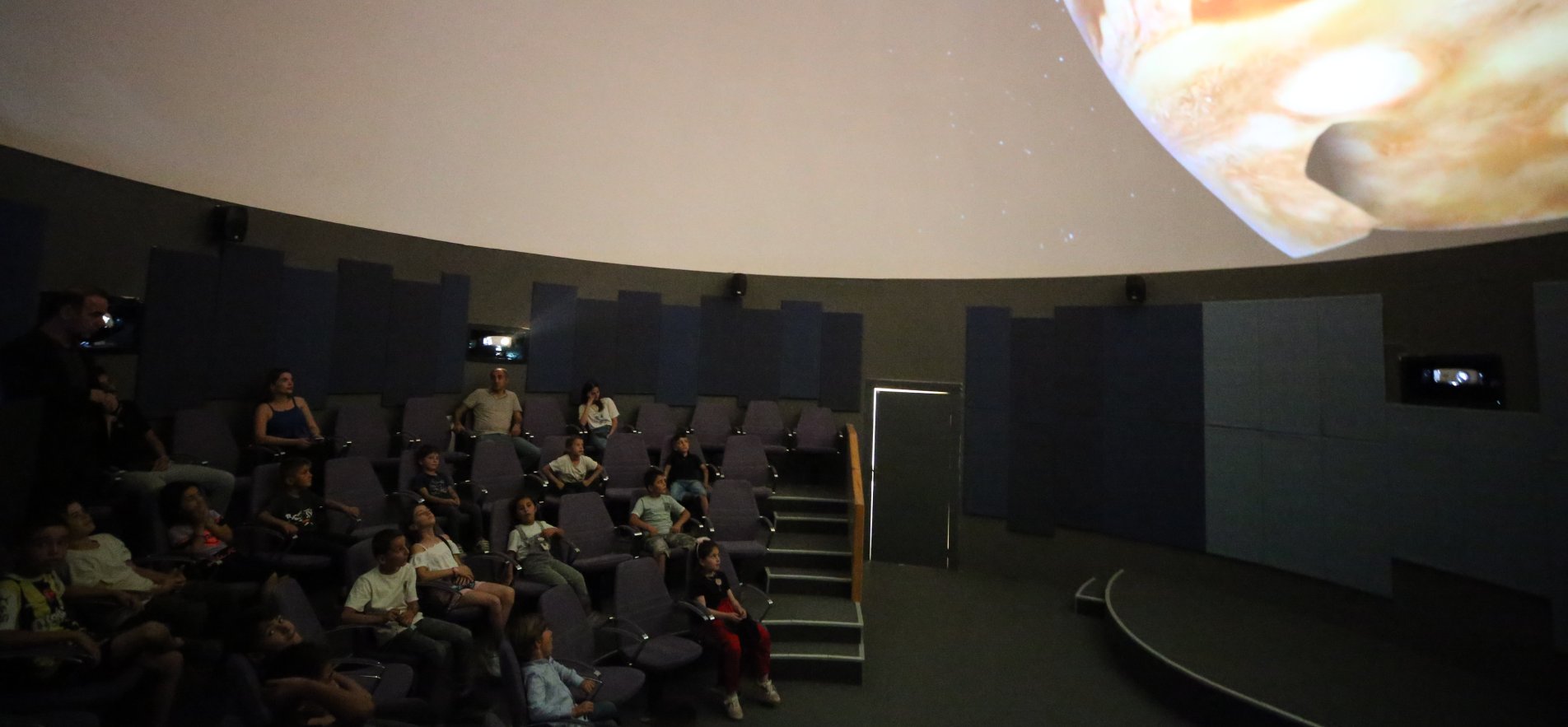 Köy çocukları, uzay yolculuğunu deneyimledi