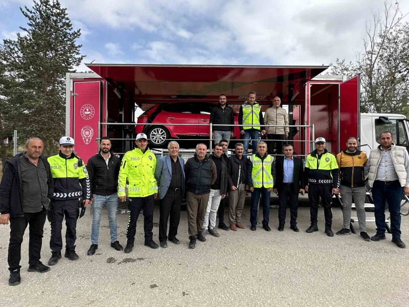 Bir Hareketine Bakar Hayat