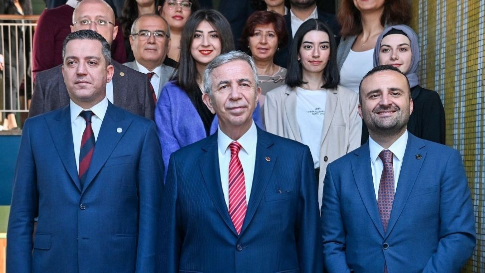 “İlk Bürom” projesi kapsamında 60 avukata ofisleri teslim edildi