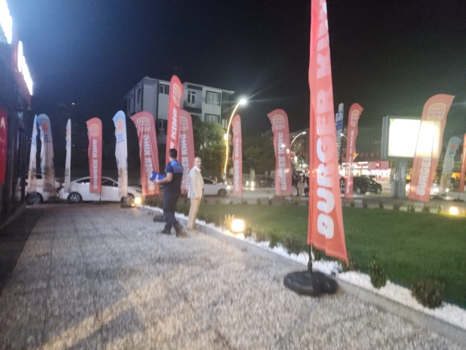 Burger King bayrakları Darıca’da indirildi