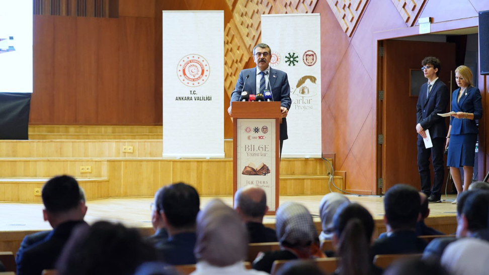 Yusuf Tekin İlk Ders Açılış Programı’na katıldı