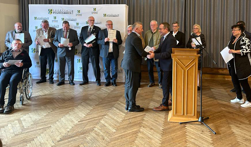 Paffenhofen Kaymakamlığı’ndan gönüllü hizmet veren DİTİB başkanına teşekkür