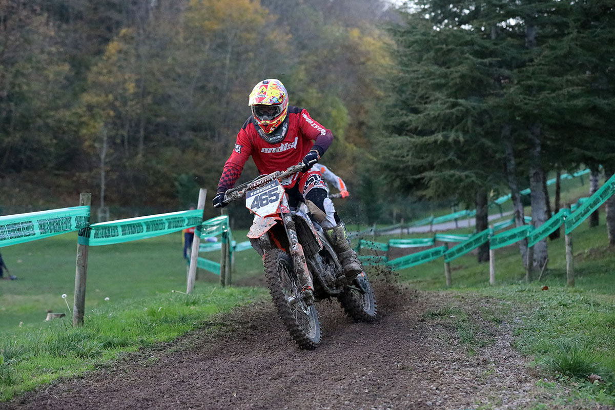 Sakarya’da düzenlenen dağ motosiklet yarışları nefes kesti