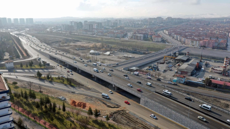 Büyükşehir Belediyesi 5 yılda 17 köprü ve köprülü kavşağı Ankara’ya kazandırdı