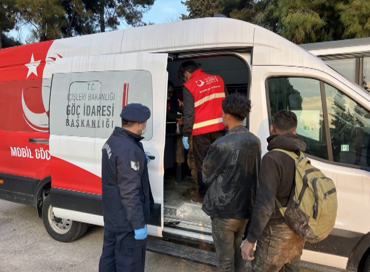 Göçmen kaçakçılığı organizatörlerine Kalkan operasyonu