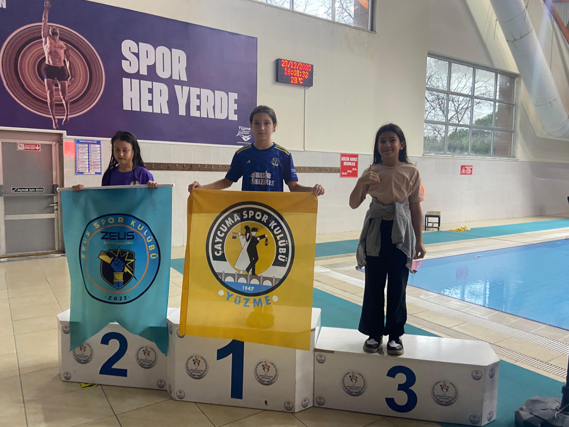  Minik sporcular Çaycuma’ya madalyaları ile döndüler