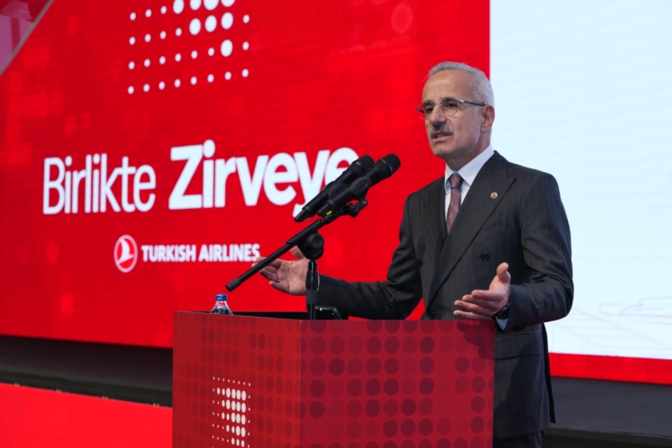 Havalimanlarını sadece Yeşilçam filmlerinde gören Türkiye, şimdi Anadolu’nun her noktasına uçuyor