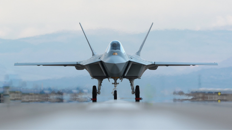 Milli muhrip uçak “KAAN” gökyüzüyle buluştu