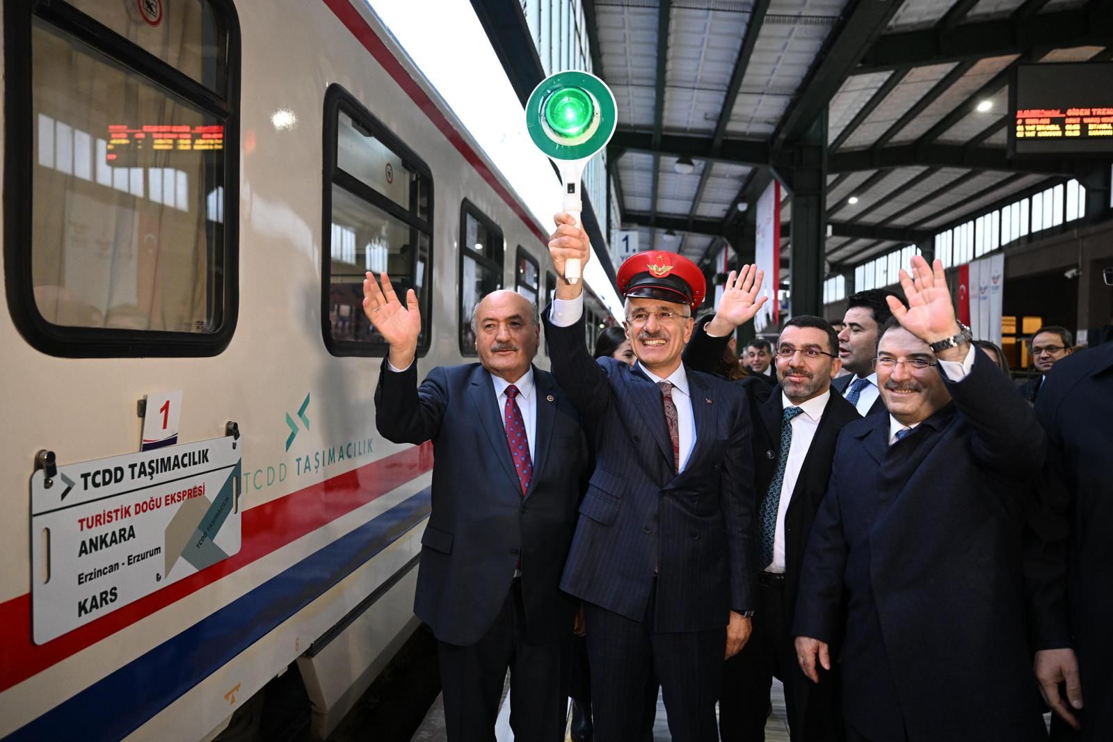 ‘Ankara-Diyarbakır’ ve ‘Ankara-Tatvan’ arasında iki yeni turistik tren hatlarda olacak