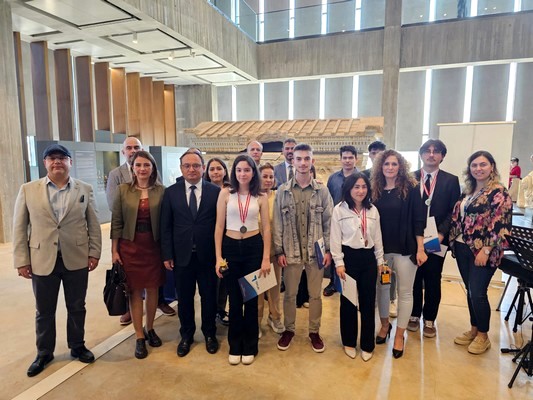 Hayaller kağıda döküldü umutlu derece