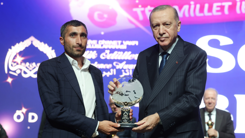 Server Beşirli, Yurt dışı Vefa Ödülleri’ne layık görüldü