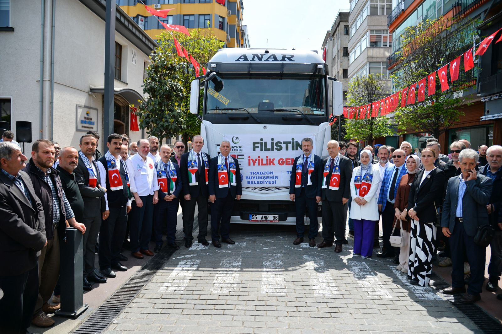 Trabzon’da Filistin’e yardım eli