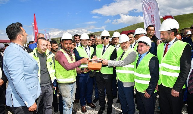 Göle’de 250 kişilik öğrenci yurdunun temeli atıldı