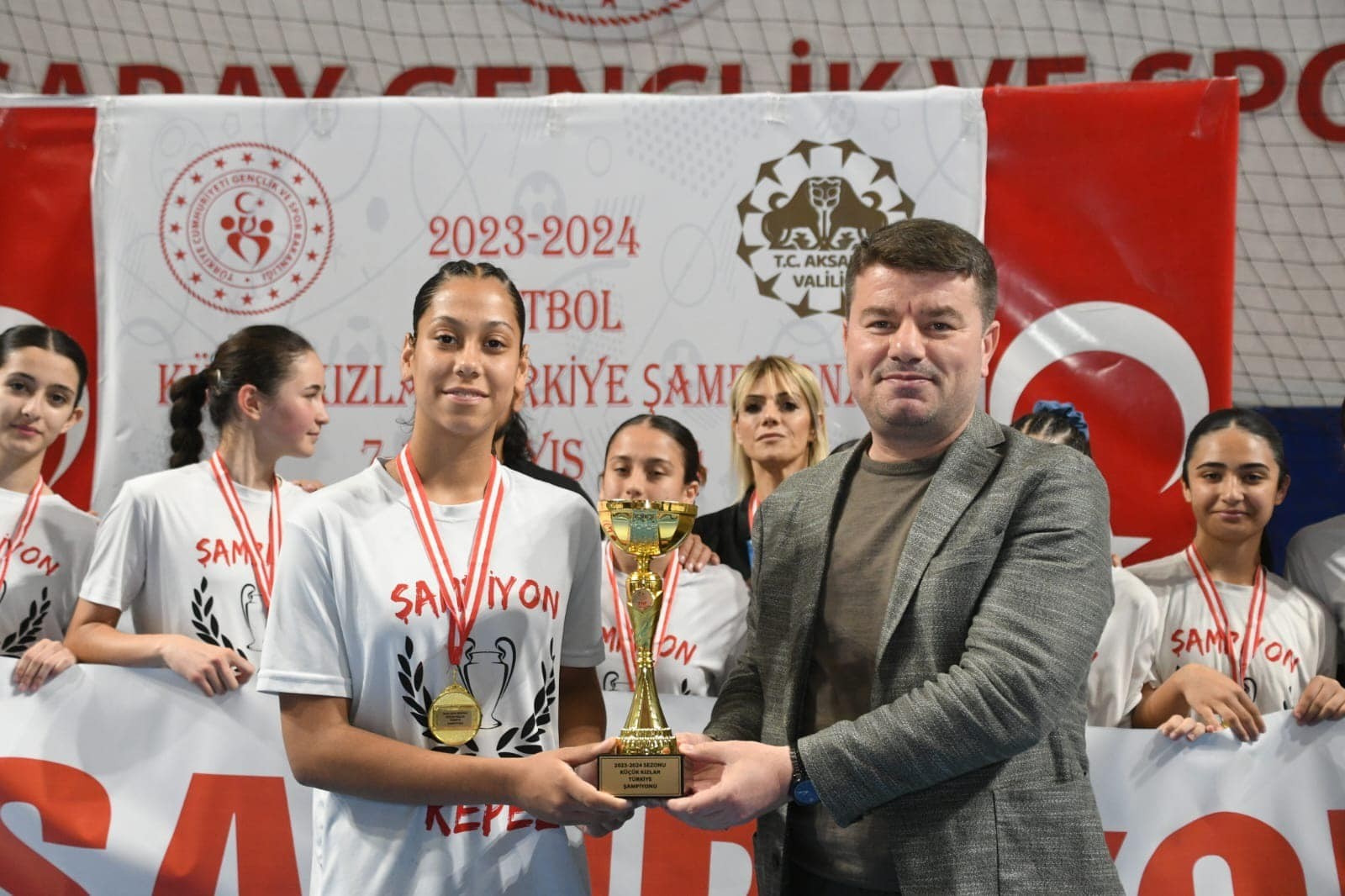 Kızlar Hentbol Şampiyonasında Türkiye 2. Oldu