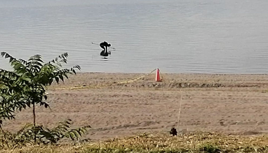 Eğirdir Gölünde bulunan el bombaları imha edilmek üzere gölden çıkarıldı