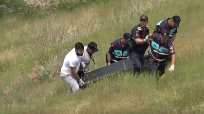 Yaşlı kadının cesedi güç bela çıkarıldı