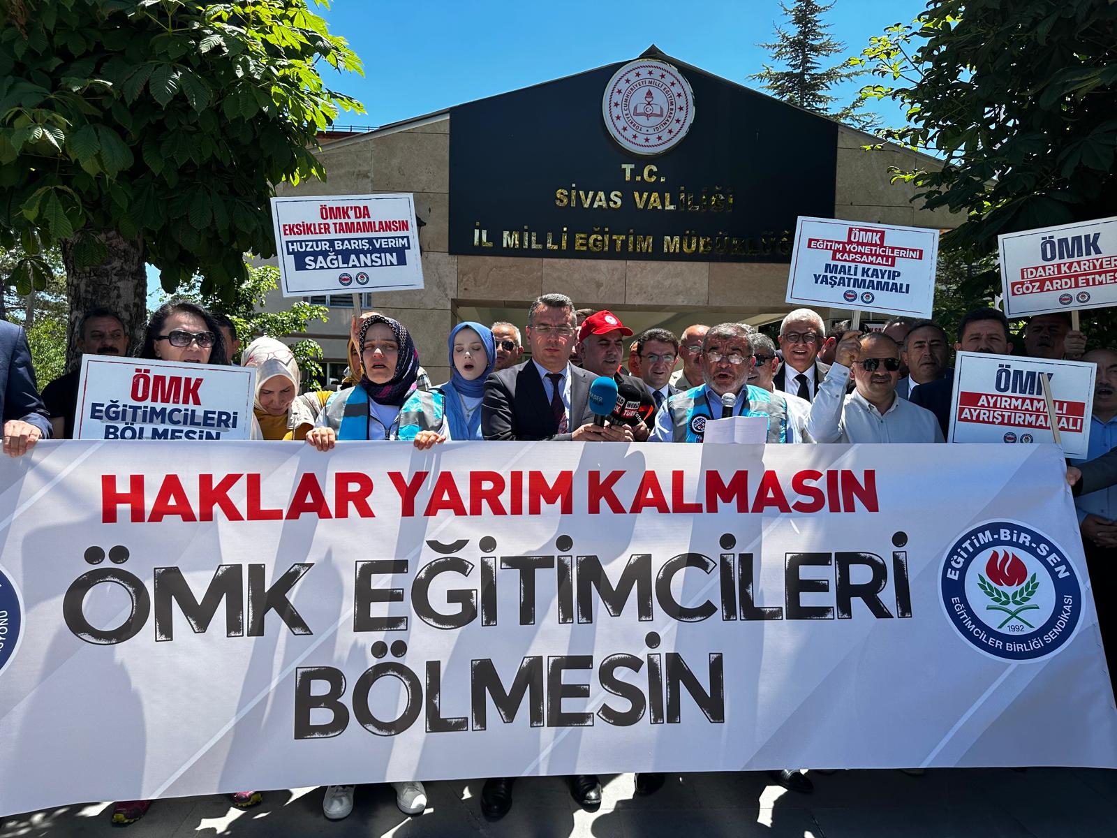“Düğme Daha Baştan Yanlış İliklenmiştir”