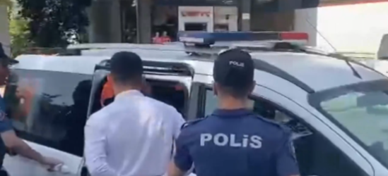 Ambulansın önünü kesen magandalar yakalandı