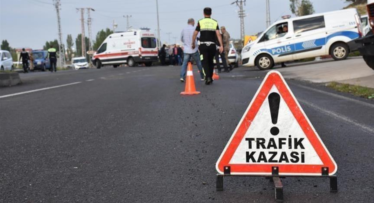 Antalya Serik’te iş aramaya gelen gençler kazada yaralandı