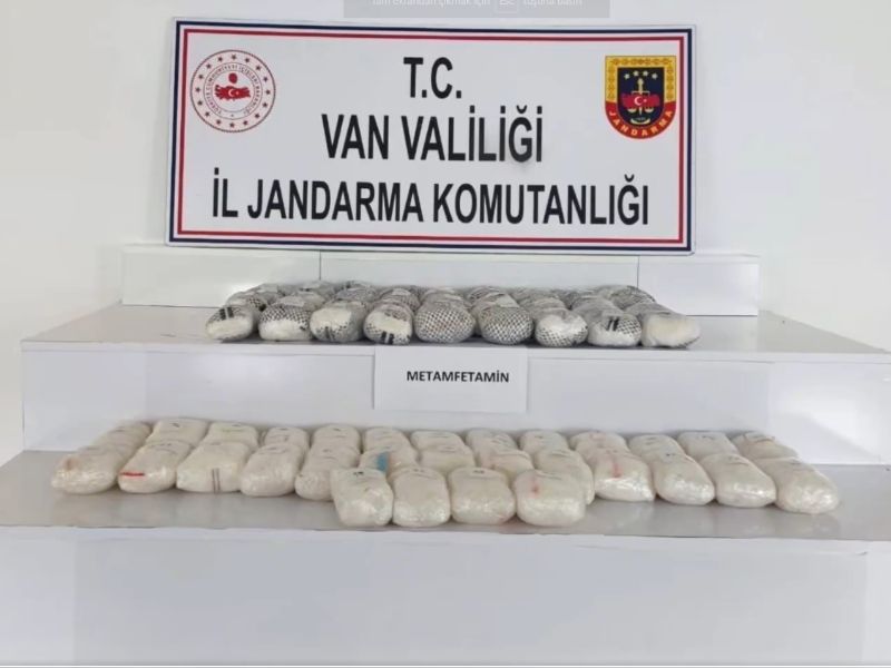 Uyutucu geçit yok; 911 kilogram uyuşturucu ele geçirildi