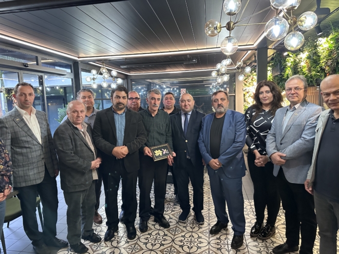 Azerbaycan Basın Konseyi Üyesi Alesger, Hamburglu basın mensuplarıyla buluştu