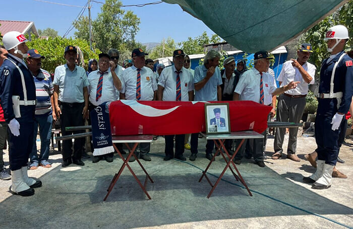 Kore Gazisi Dualarla Toprağa Verildi