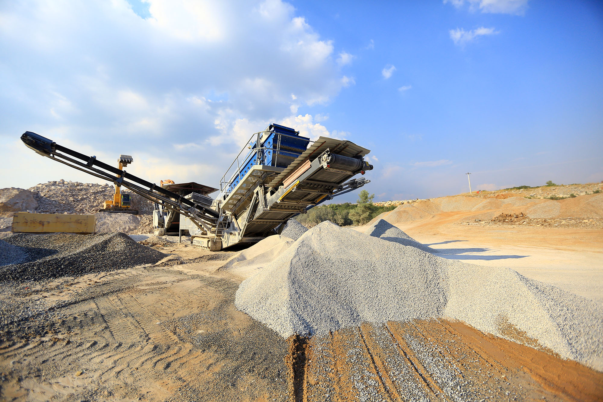 541 Futbol sahası büyüklüğünde hafriyat bertaraf edildi