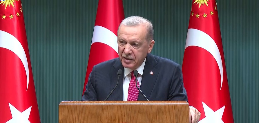 Bayrağımıza ve mazlumlara uzanan elleri kırmasını biliriz