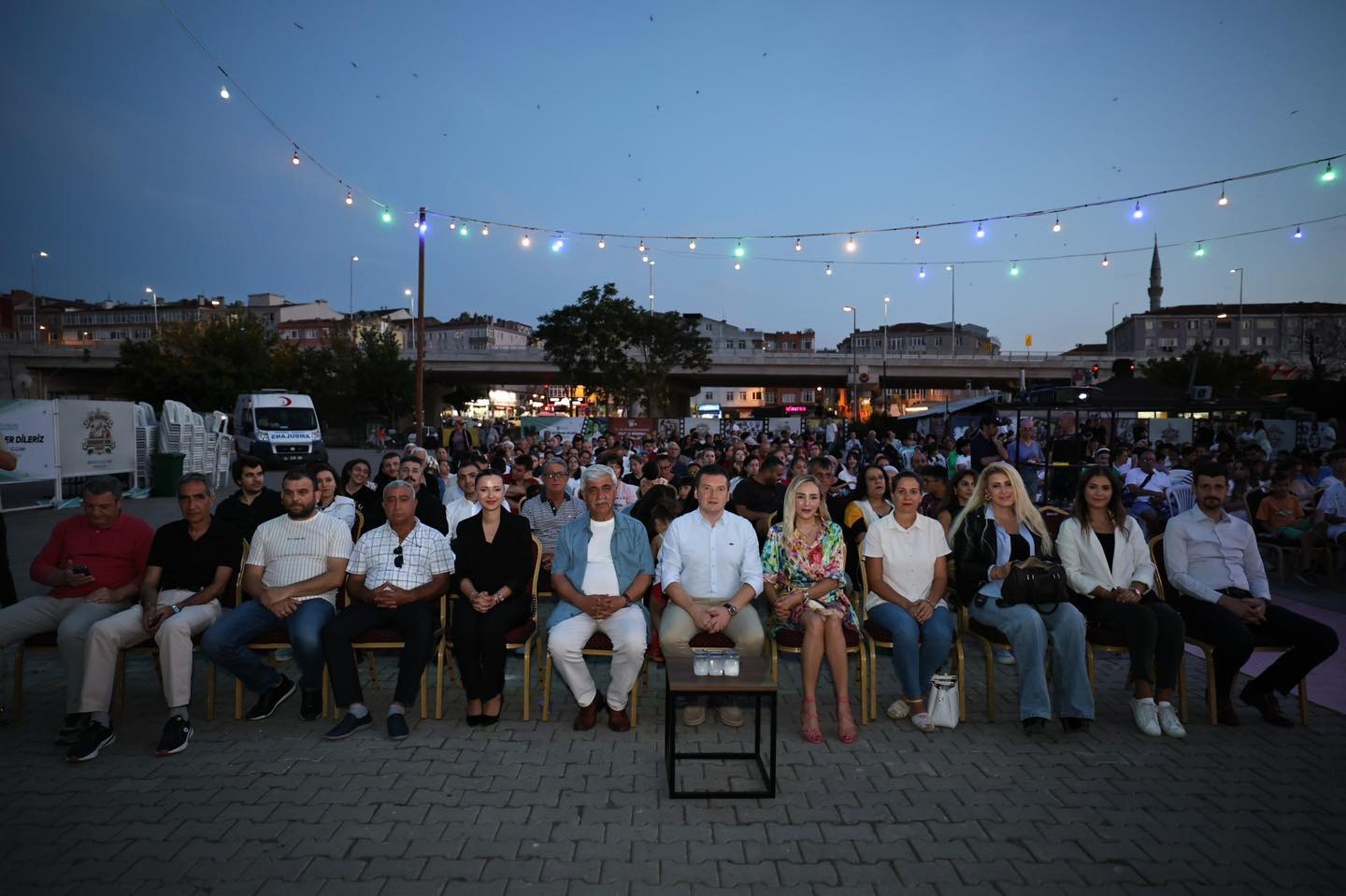 Yazlık sinema nostaljisi film gösterimlerinin gala gecesi Atatürk filmi ile gerçekleştirildi