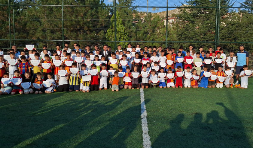 Beypazarı Belediyesi Yaz Futbol Kursu’nda sertifikalar dağıtıldı