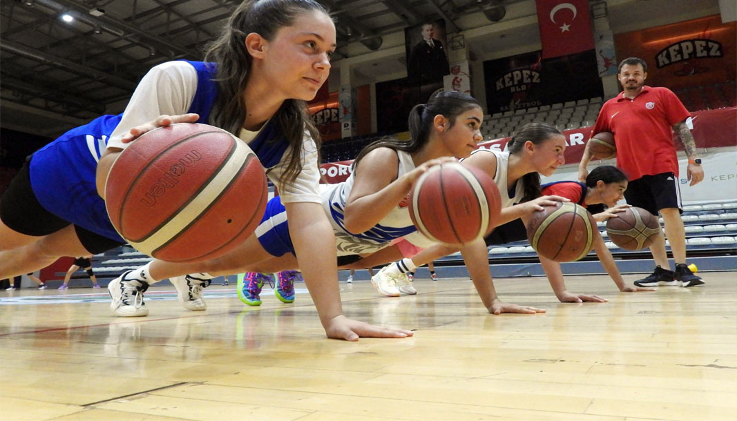 Kepez’in kızları yeni sezona hazırlanıyor